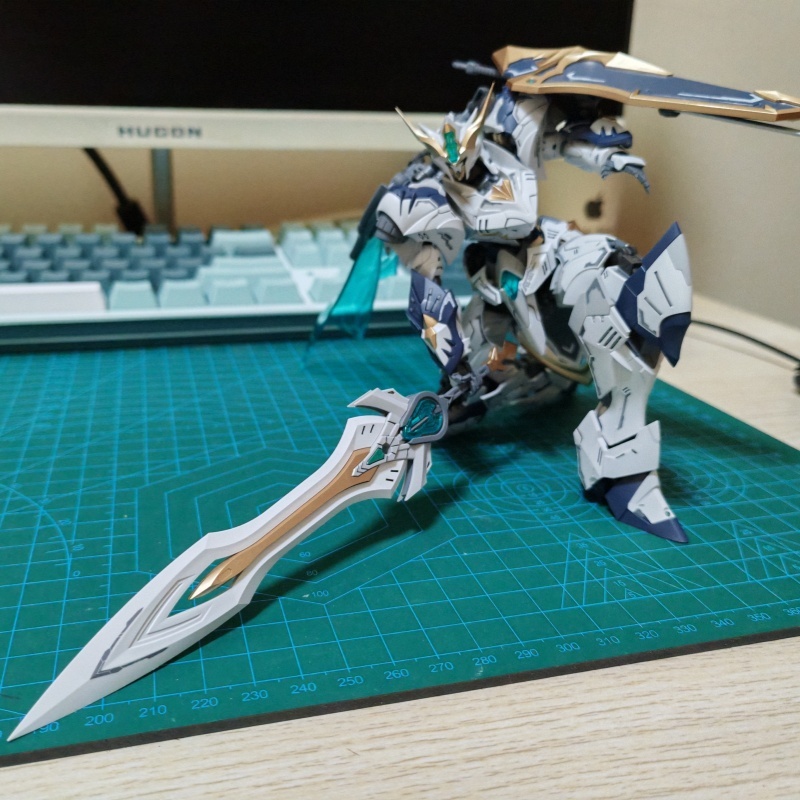 Auf Lager SNAA HG Tristan Mont – Model Kit Snaa Bewertung und Preis