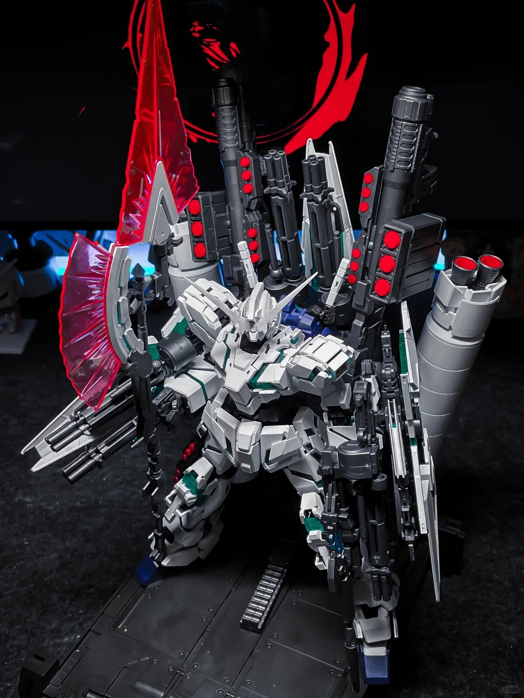 Auf Lager 1/100 MENGHU Modell  – Model Kit Unicorn Bewertung und Preis